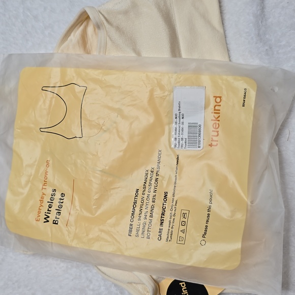 Truekind Everyday Throw-on Wireless Bralette - Picture 6 of 7